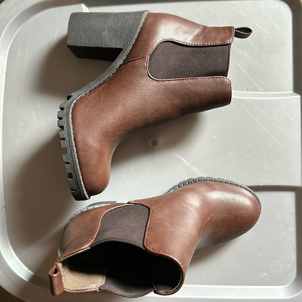 Soda booties - Size 7.5 - Brown - Worn once